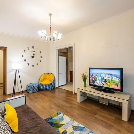 2К Квартира На Шота Руставелі, Бессарабка Kiev Ngoại thất bức ảnh